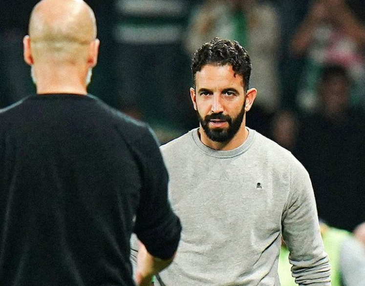 曼联4-2胜布莱顿后阿莫林谈赛况、应对与团队信念