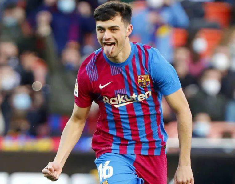 佩德里谈国家德比前夕:皇马蜕变与姆巴佩威胁