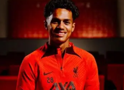 德天空记者披露:法比奥 - 卡瓦略冬窗将告别布伦特福德