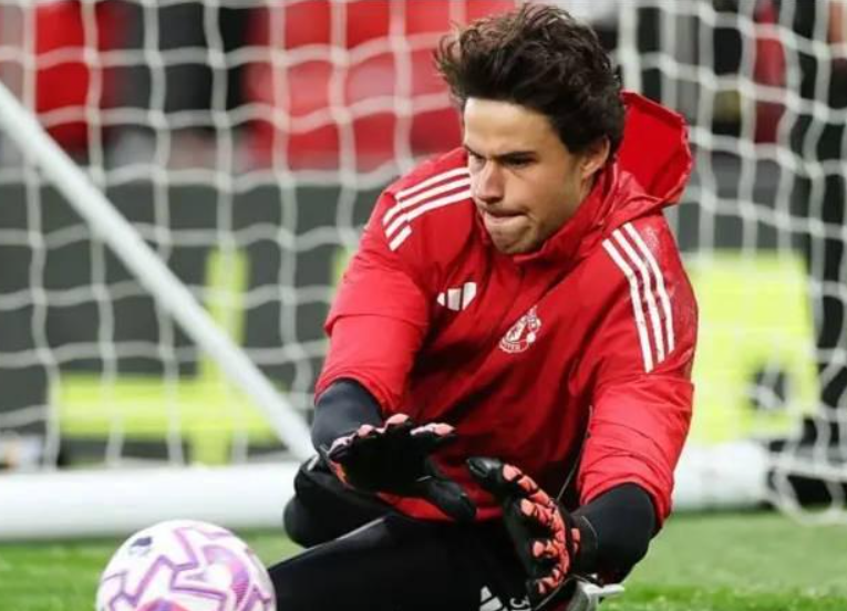 本 - 福斯特盛赞曼联门将拉门斯精彩扑救