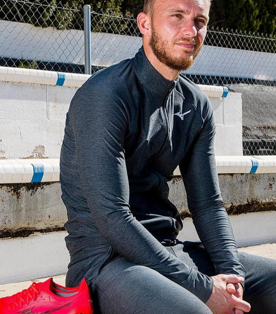 奈梅亨荷兰杯晋级:西莱森复出首战展雄风