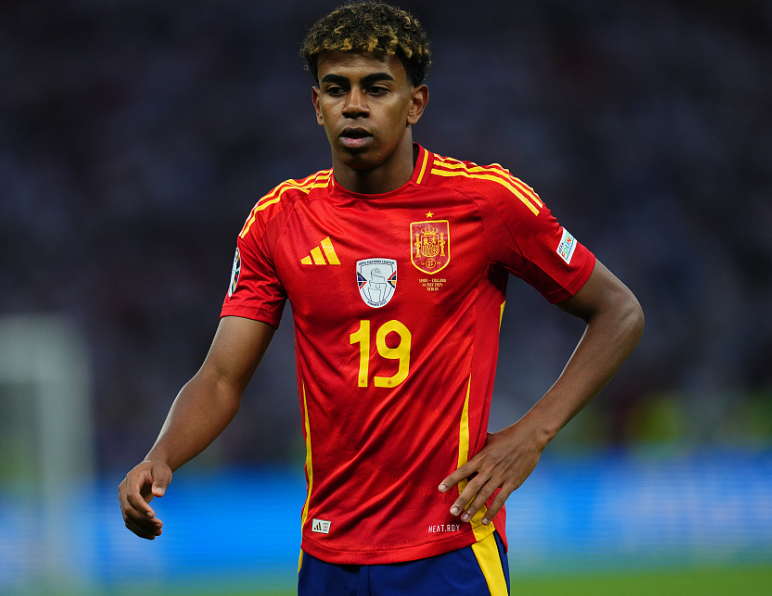 亚马尔国家德比后晒休闲照,巴萨即将迎战<a href='https://energensemi.com,www.energensemi.com,wap.energensemi.com/news/tag/1055418.html' style='color: blue;'>埃尔切</a>