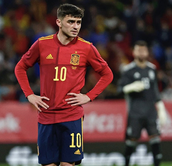 佩德里伤退后巴萨中场调整策略深度分析