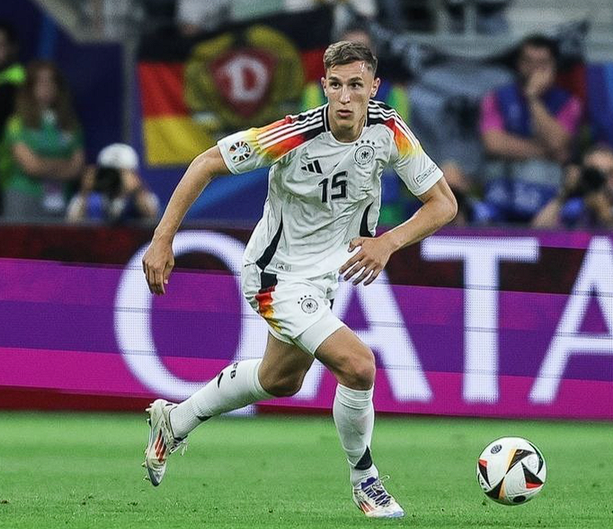 多特蒙德防线告急:施洛特贝克或缺战曼城,聚勒伤停加剧困境