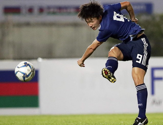 费耶诺德荷甲强势领跑:上田绮世闪耀与范佩西执教成效分析