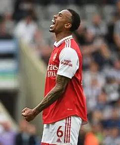 英超第十轮:阿森纳客胜伯恩利,<a href='https://energensemi.com/news/tag/1087915.html' style='color: blue;'>加布里埃尔</a>荣膺全场最佳