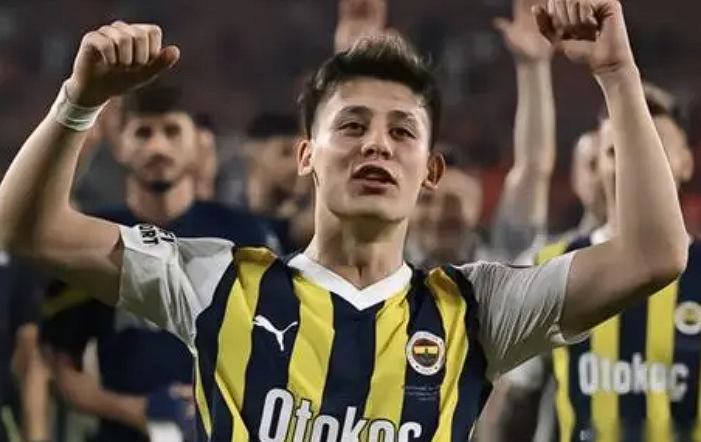 皇马球员居莱尔训练状态佳,欧冠对阵利物浦首发无虞