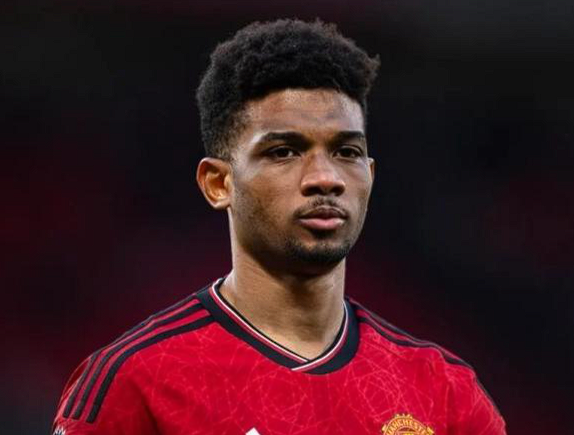 英超赛事聚焦:阿什利 - 威廉姆斯评阿玛德攻防表现与战术适配