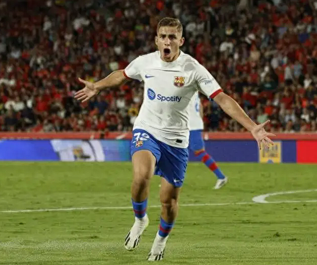 西甲新星闪耀:费尔明成巴萨进攻利器,身价飙升引转会波澜